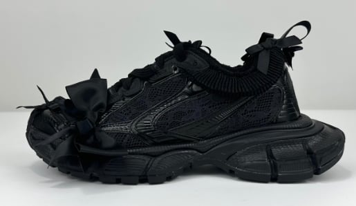 View 3 - Black