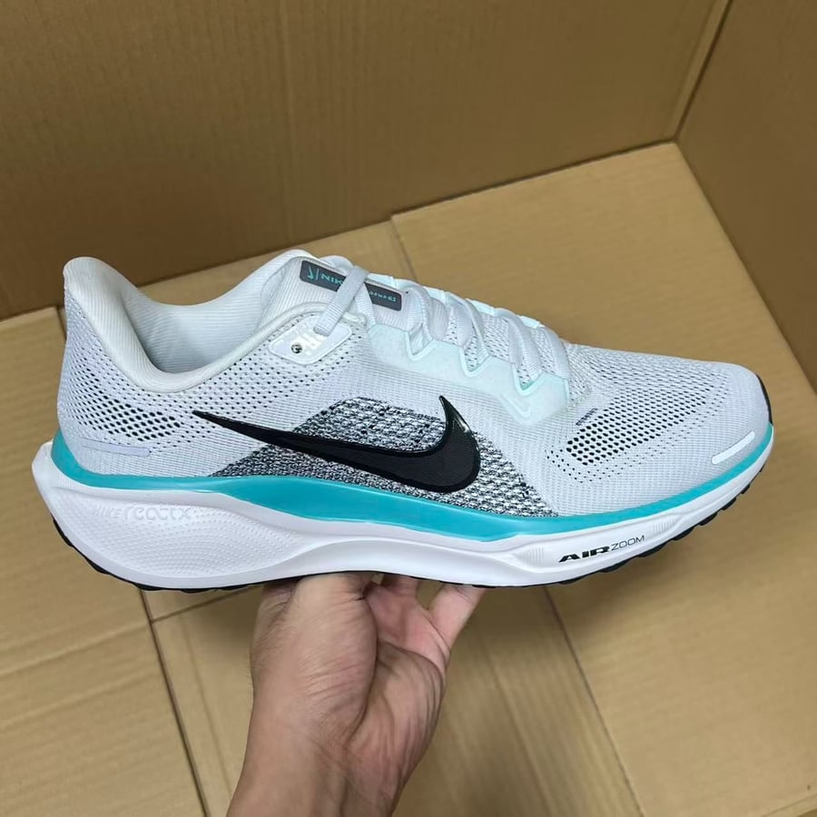 View 3 - White / Blue