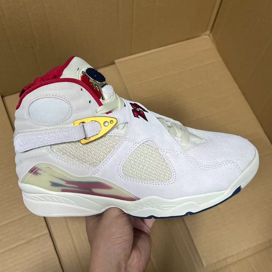 View 2 - White / Gold
