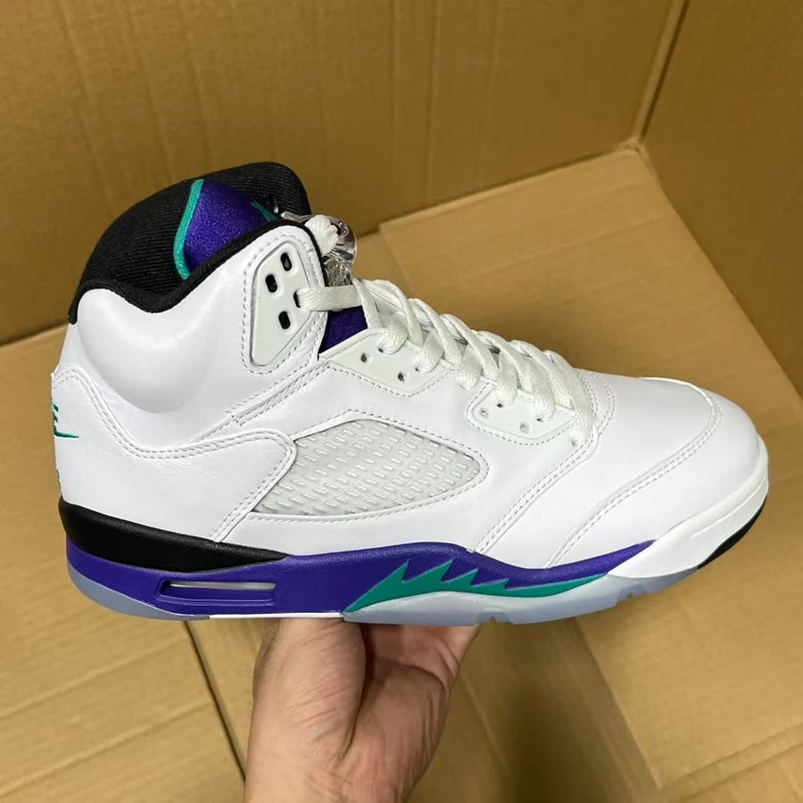 View 2 - White / Purple