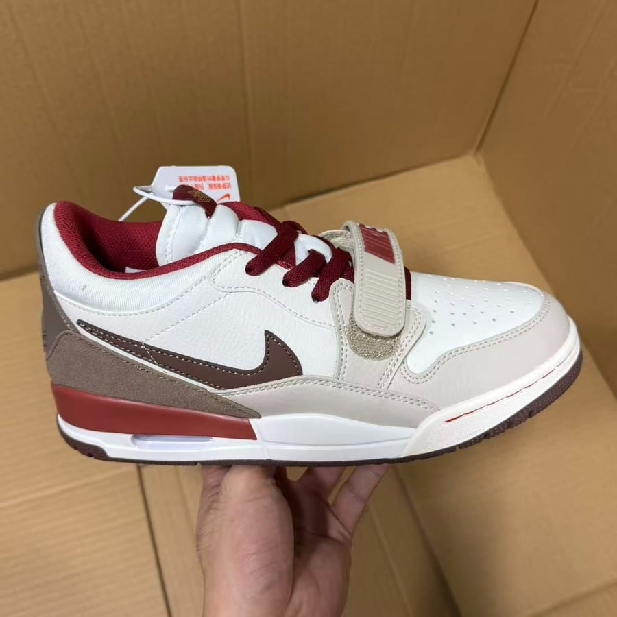 View 2 - White / Brown