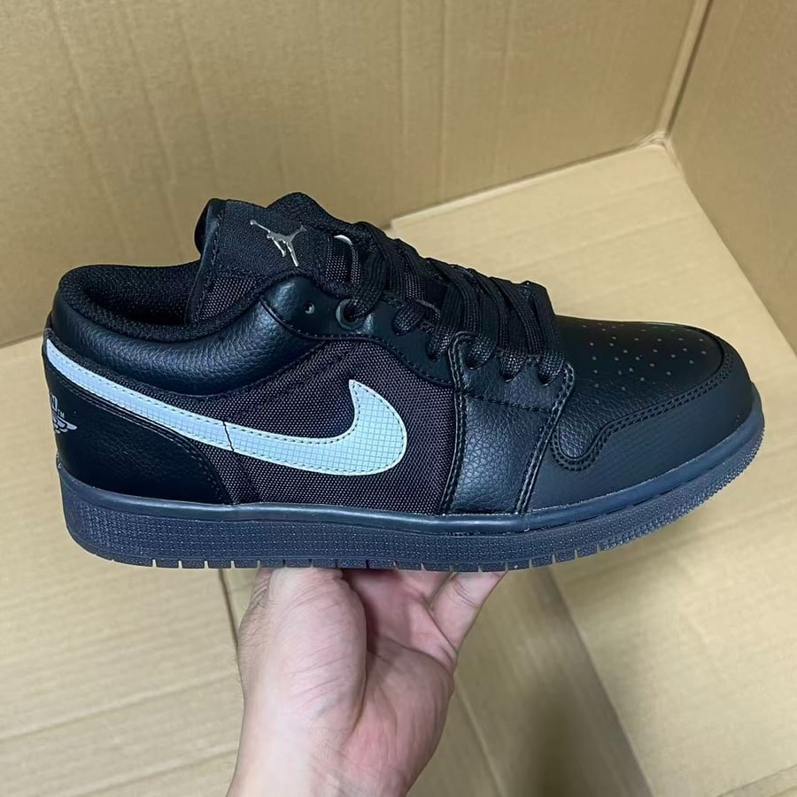 View 7 - Black / Grey