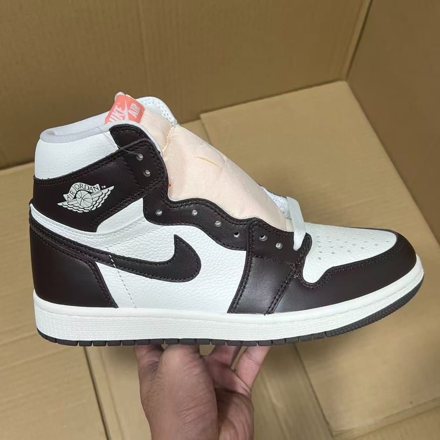 View 7 - White / Brown