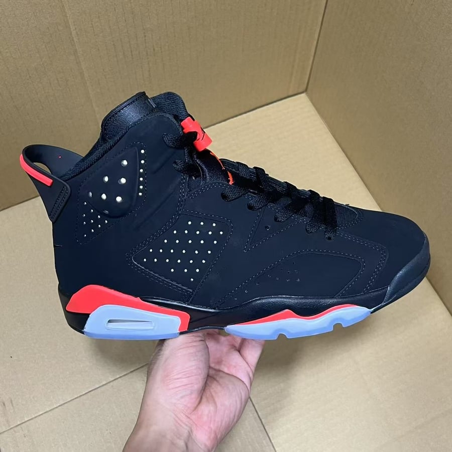 View 5 - Black / Red