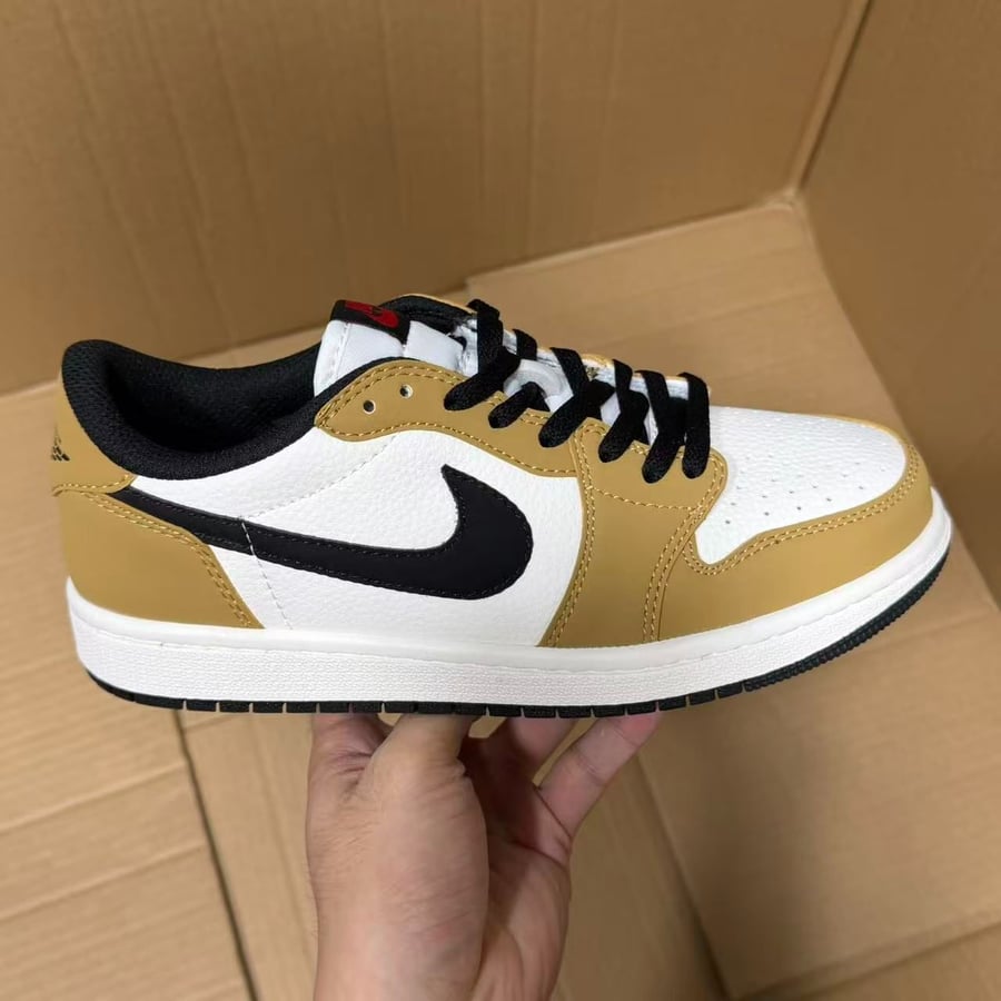View 3 - Black / Gold