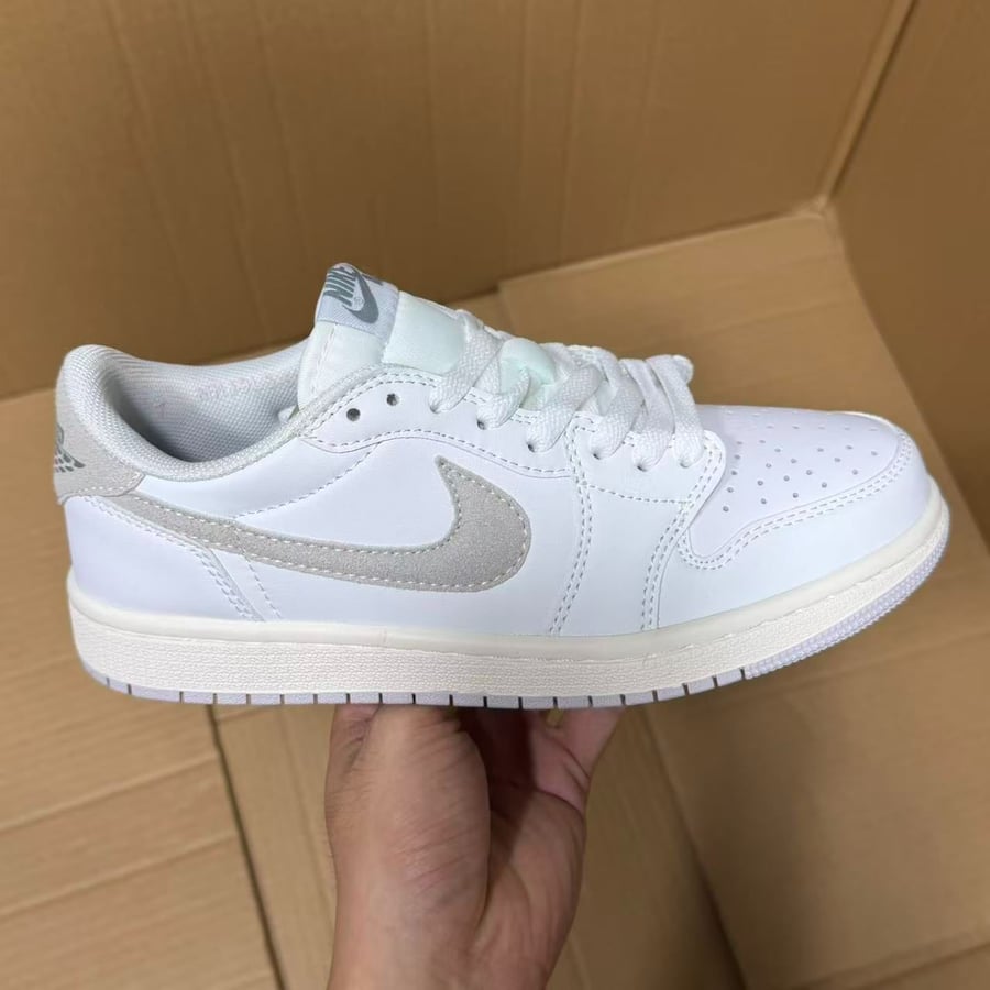 View 2 - White / Grey