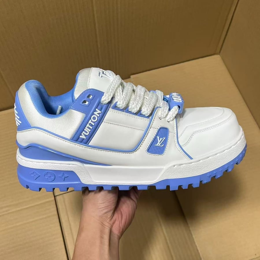 View 3 - White / Blue