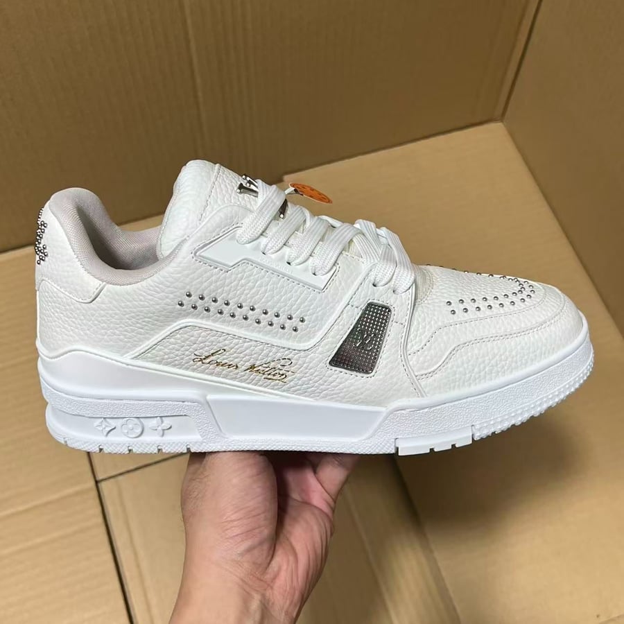 View 3 - White