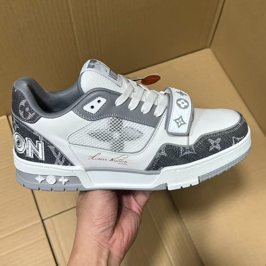 View 6 - Grey