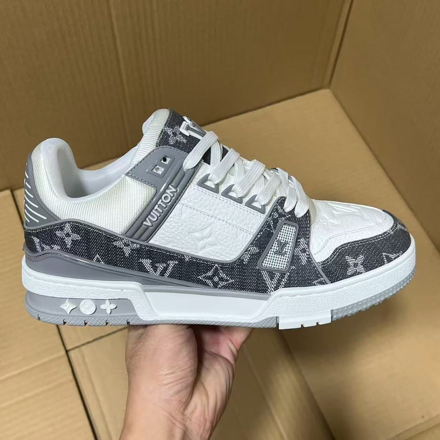 View 3 - Grey
