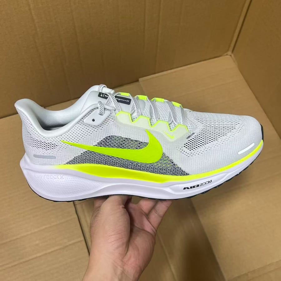 View 6 - White / Yellow