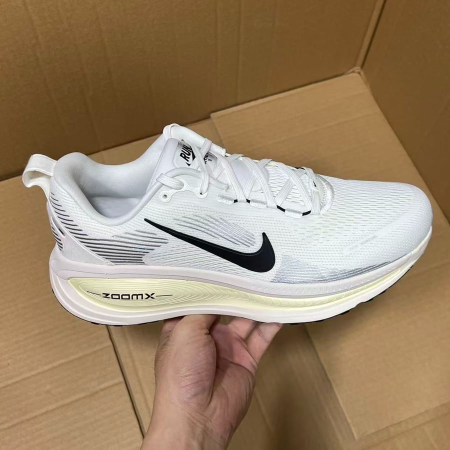 View 5 - Black / Beige
