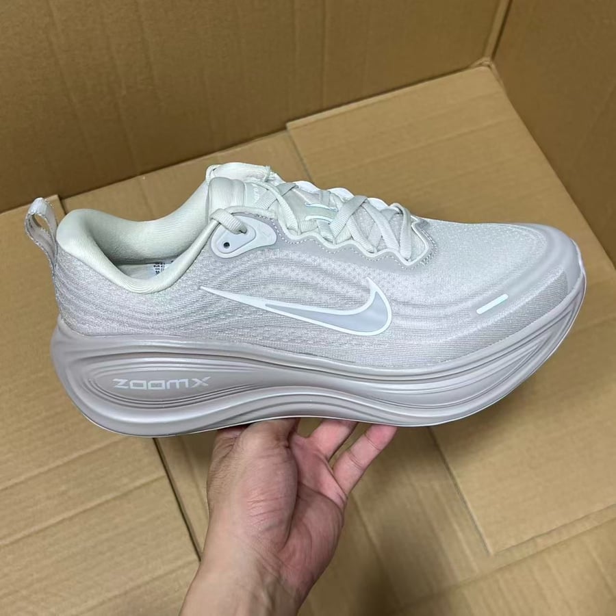 View 6 - Grey / Beige