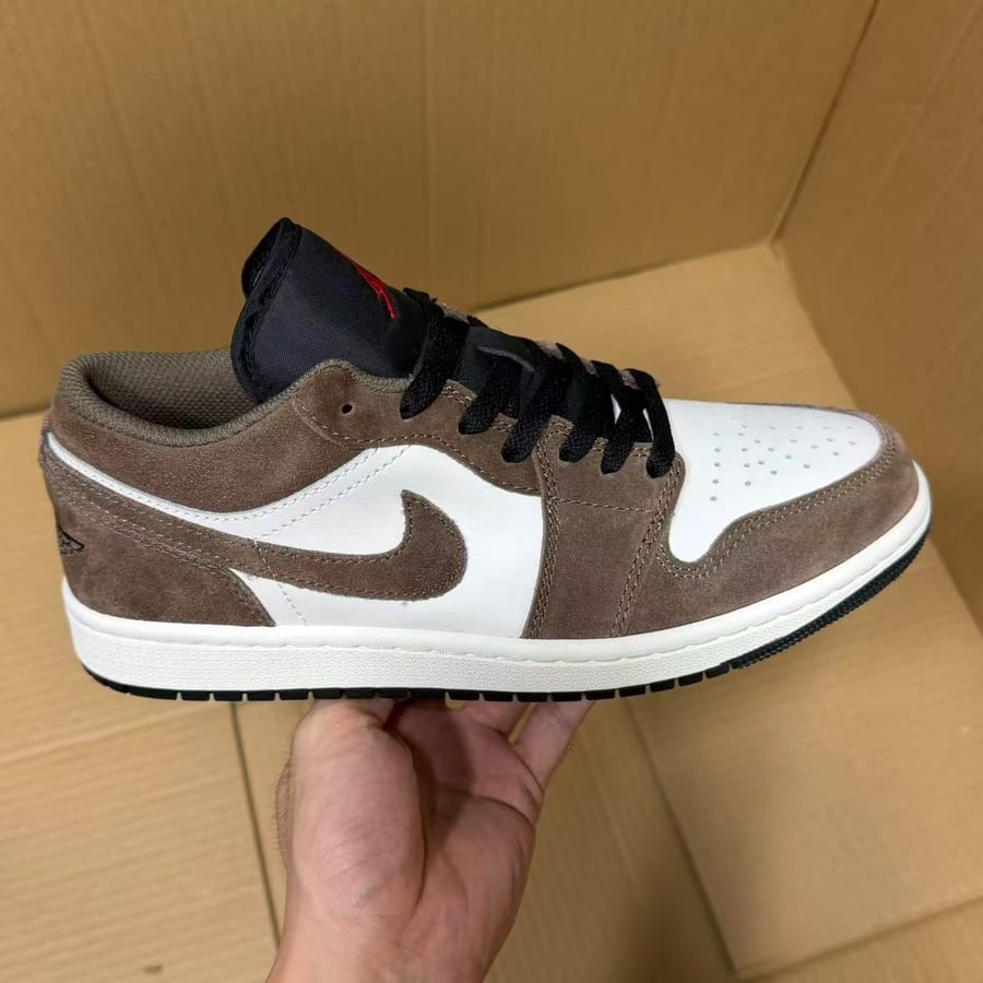 View 6 - White / Brown