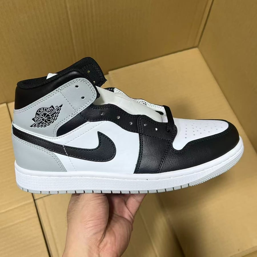 View 3 - Black / Grey
