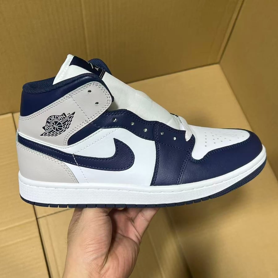 View 5 - White / Blue