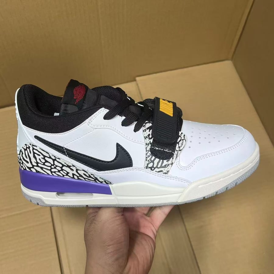 View 2 - White / Purple