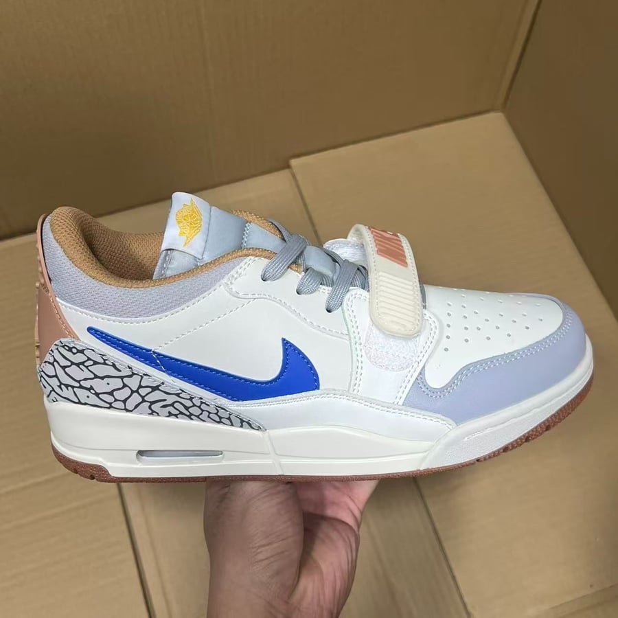 View 3 - Grey / Blue