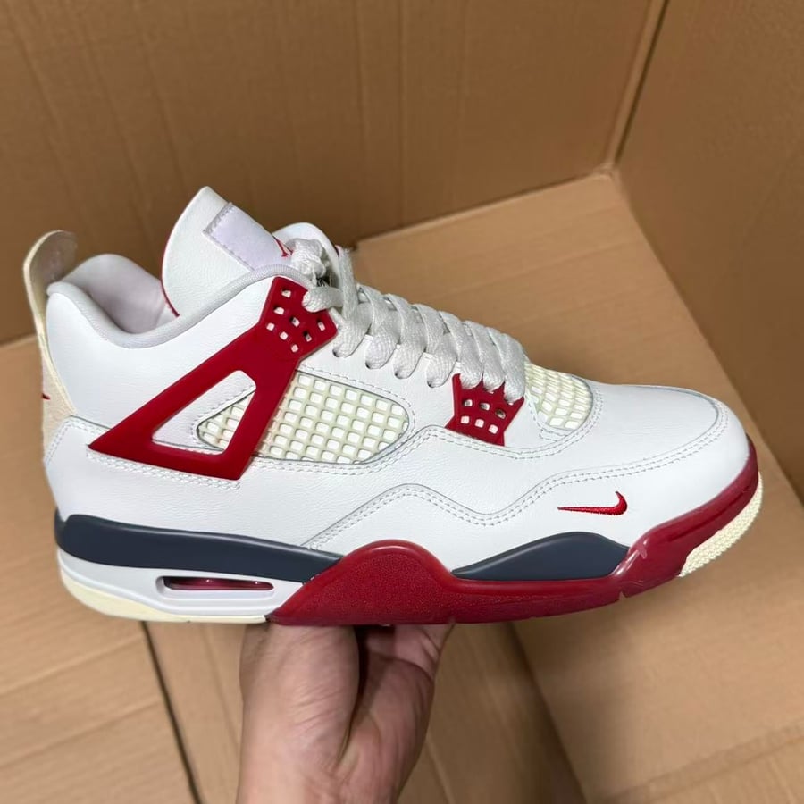 View 3 - White / Red