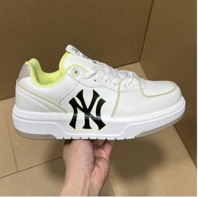 View 6 - White / Yellow