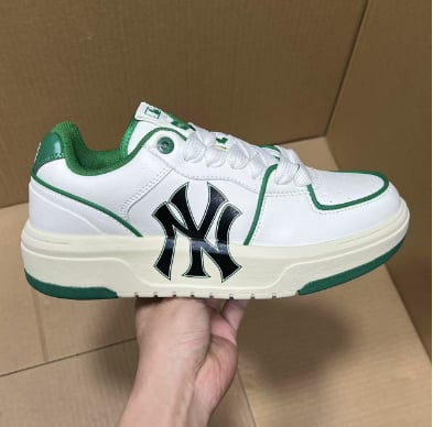 View 6 - White / Green