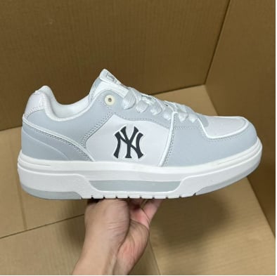View 2 - White / Grey