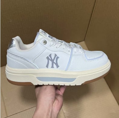 View 9 - White / Grey