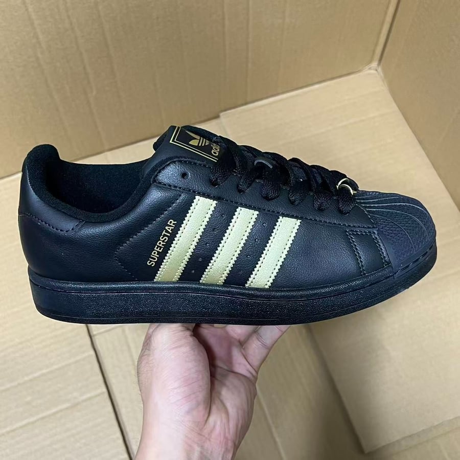 View 6 - Black / Gold