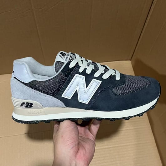 View 8 - Black / Grey