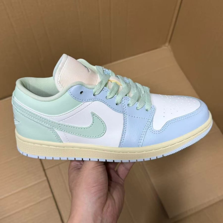 View 5 - White / Blue