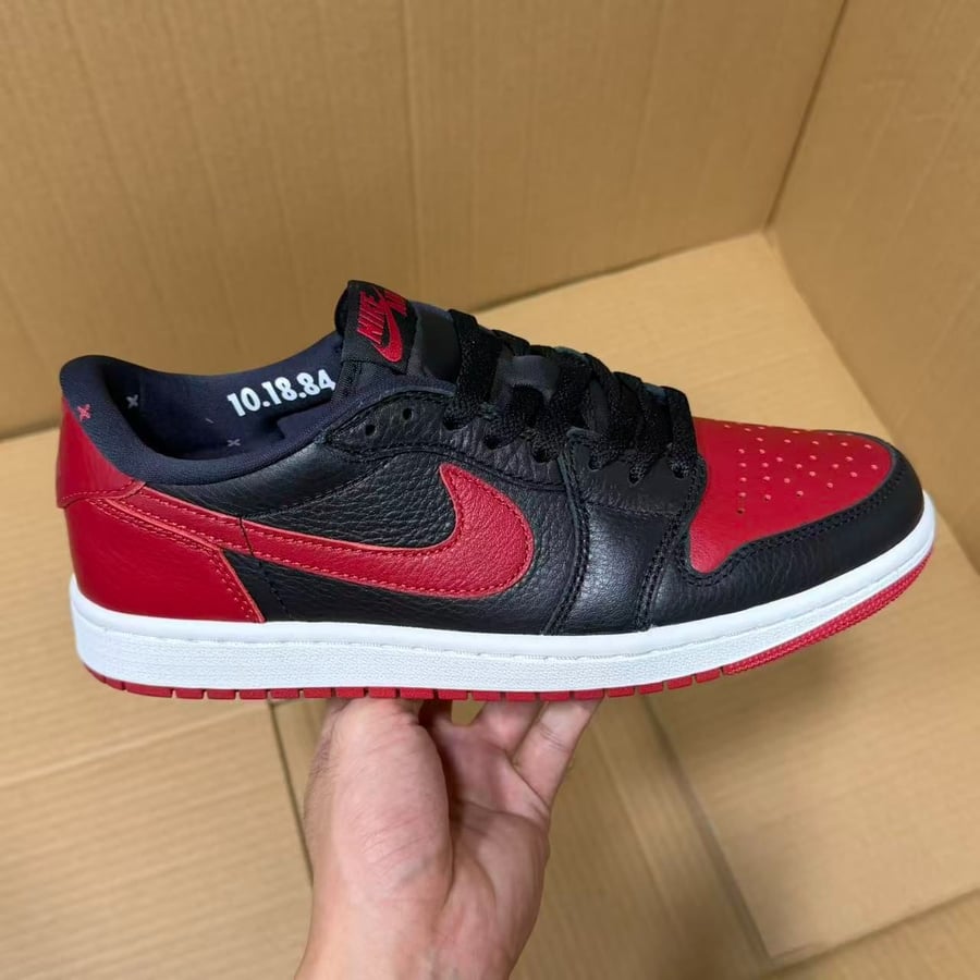 View 2 - Black / Red