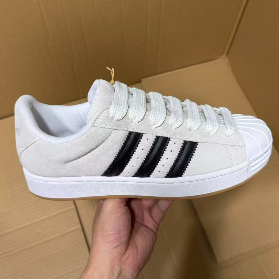 View 9 - White