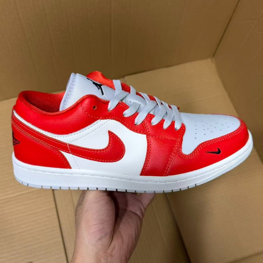 View 4 - White / Red