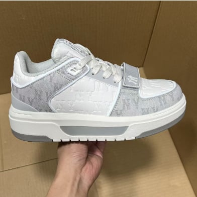 View 5 - White / Grey