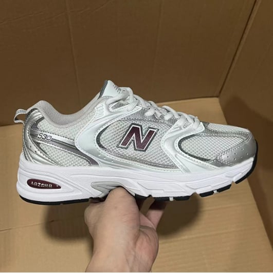 View 4 - White / Grey