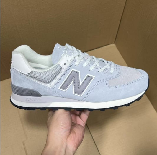 View 5 - White / Grey