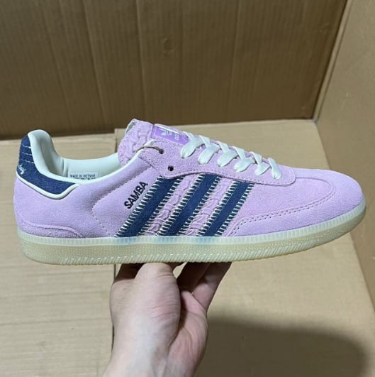 View 2 - Blue / Pink