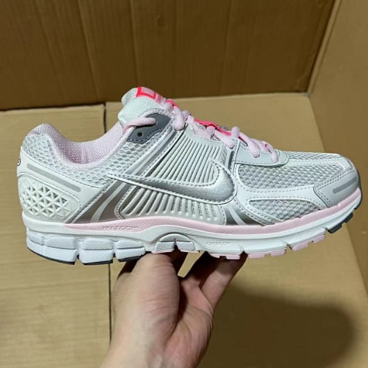 View 2 - White / Pink