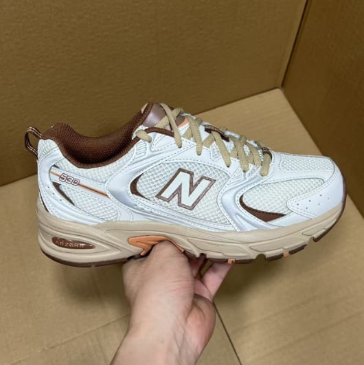 View 5 - White / Brown