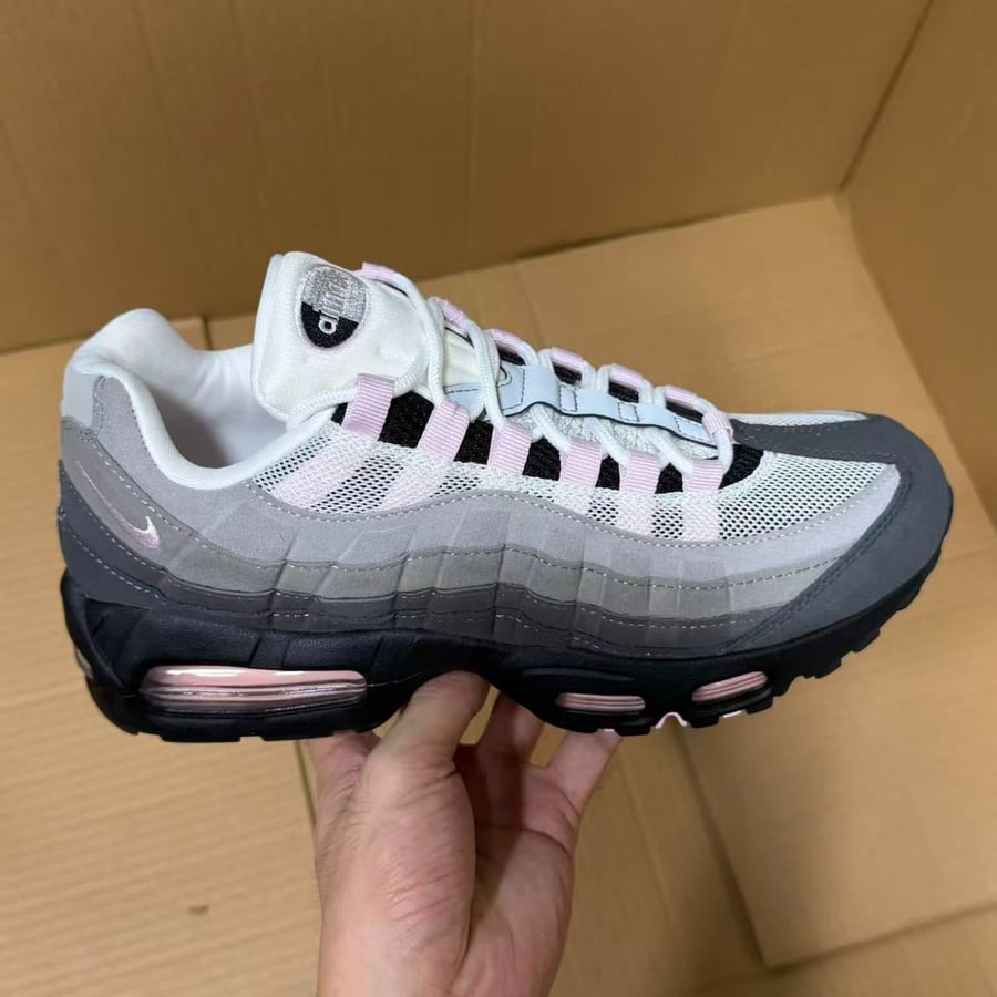 View 8 - Black / Grey