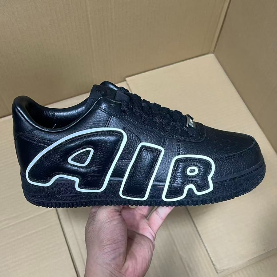View 3 - Black