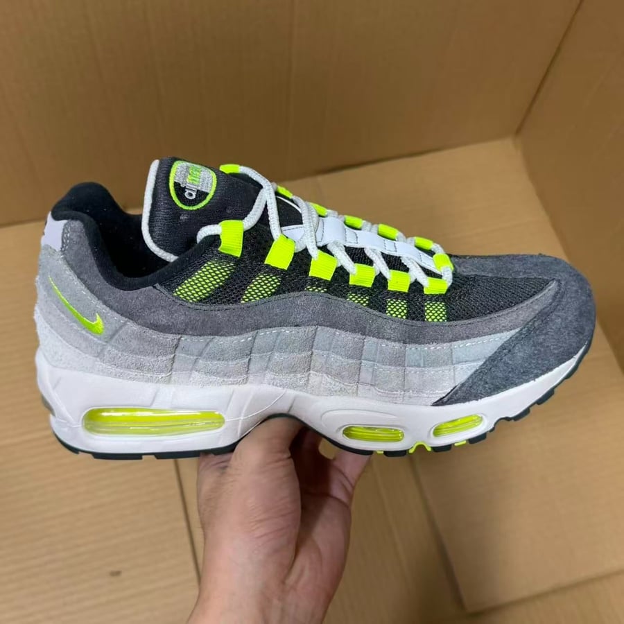 View 9 - Grey / Green