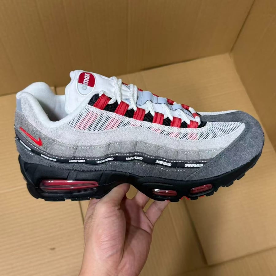 View 4 - Grey / Red