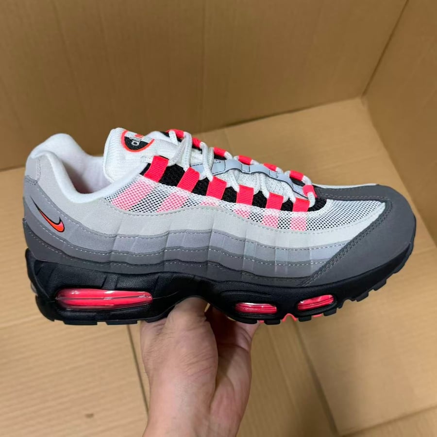 View 3 - Grey / Red