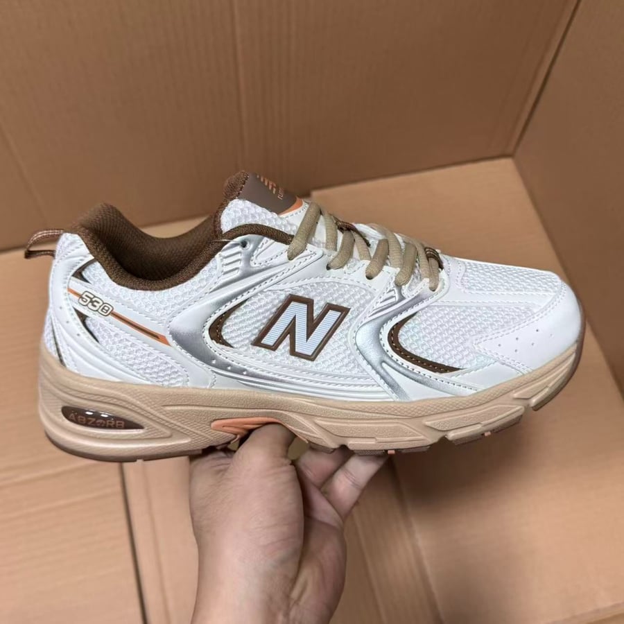 View 3 - White / Brown