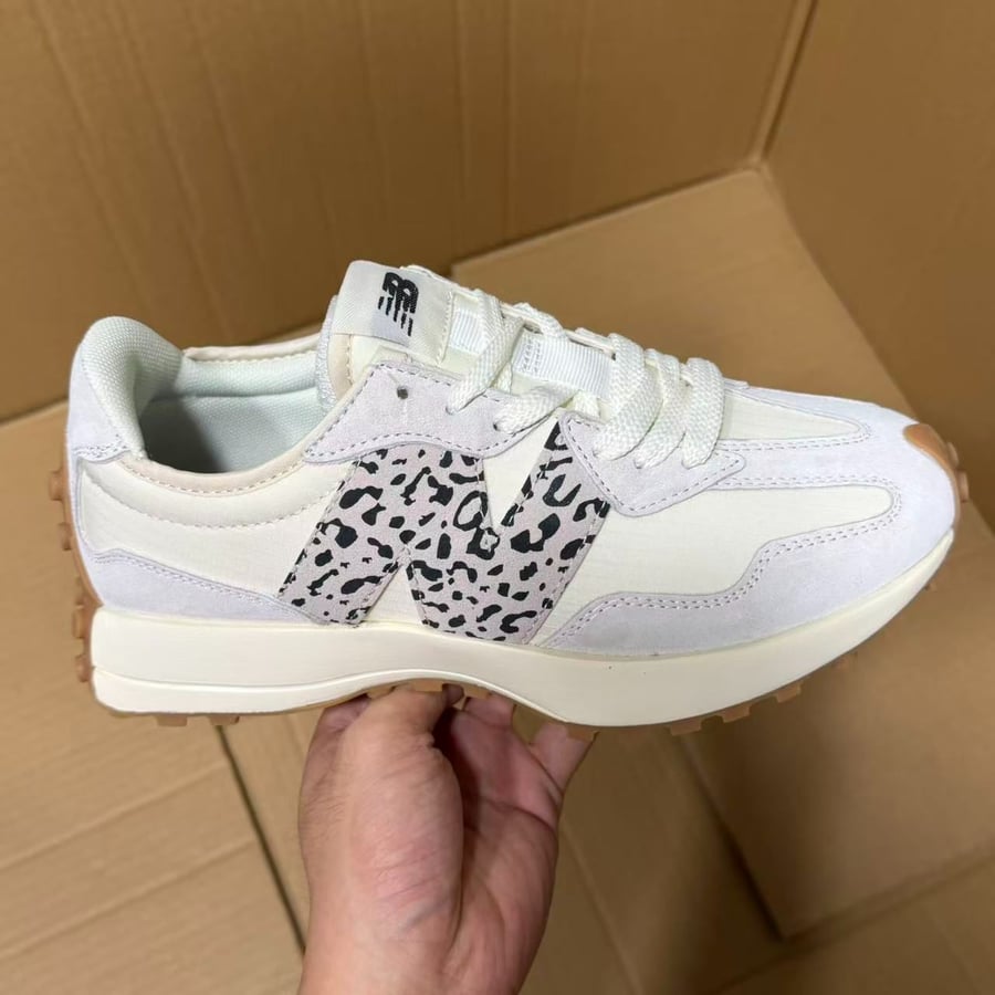 View 2 - White / Beige