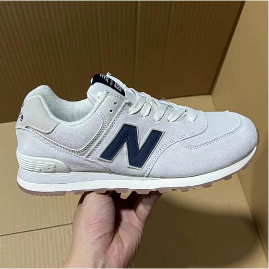View 3 - White / Grey