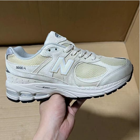 View 5 - White / Beige