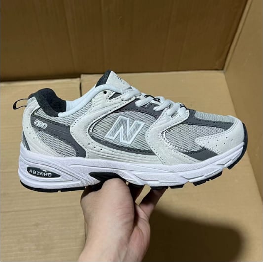 View 2 - White / Grey