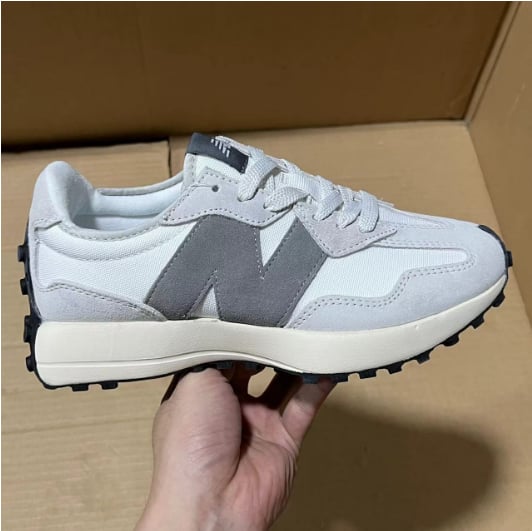View 5 - White / Grey